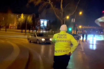 Polisi görünce geri vitese taktılar ama kaçamadılar