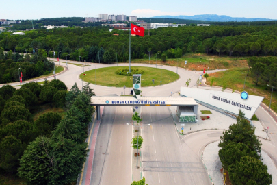 BUÜ’den 3 hoca, en iyi 100 akademisyen sıralamasına girdi