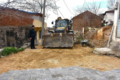 Gemlik’in yolları ve meydanları yenileniyor