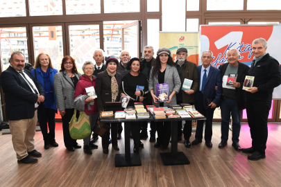 Şairler ve yazarlar kitaplarını Osmangazili gençler için bağışladı